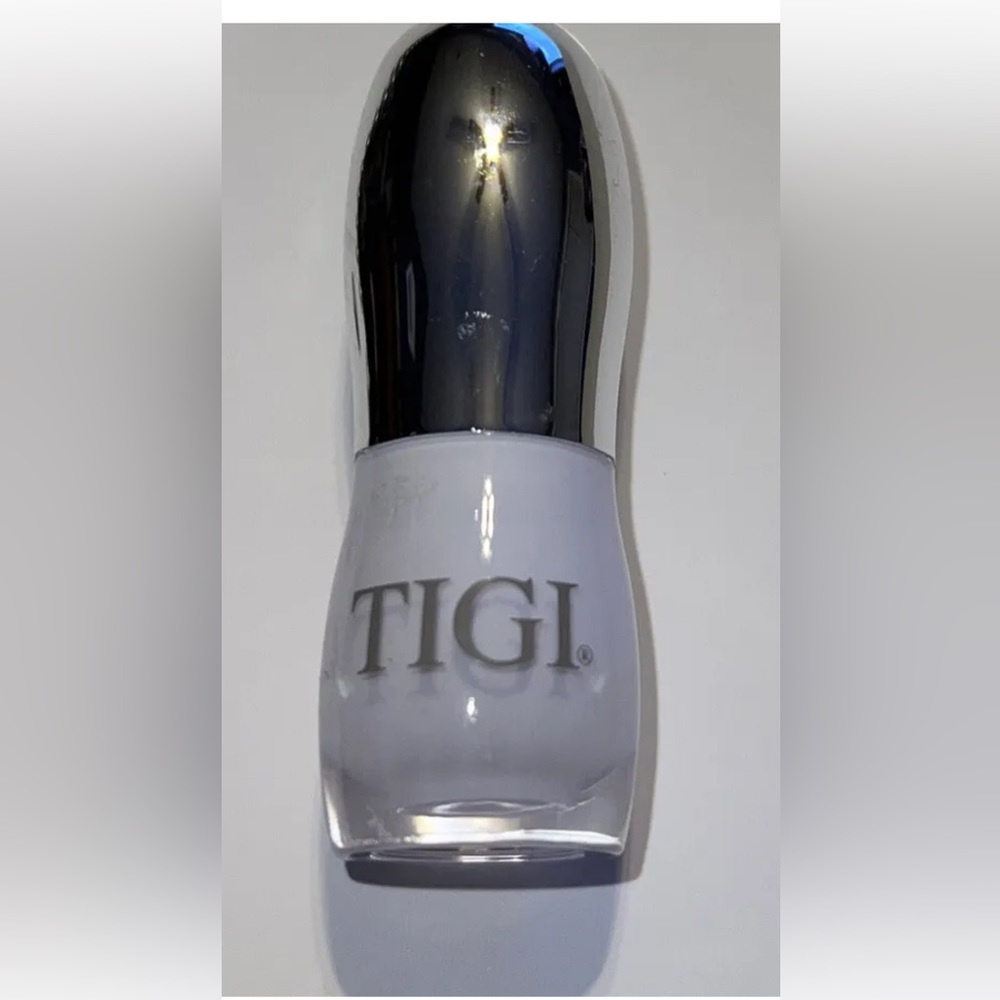 TIGI Cosmetics Decadent Lipstick Luxury New .14oz 4g Red.